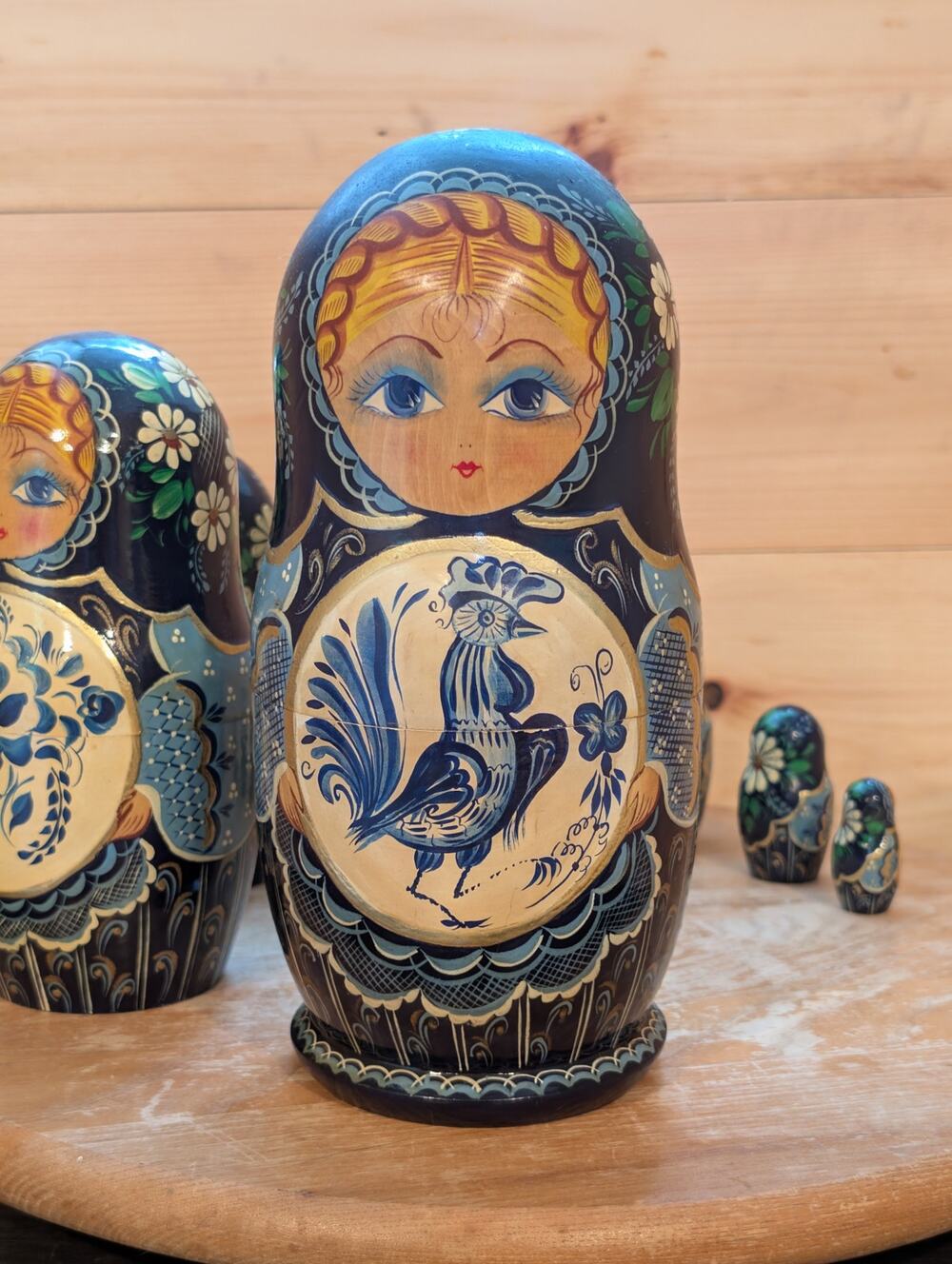 Vintage Russian Matryoshka Nesting Dolls - 7 Piece Hand Painted 1990s